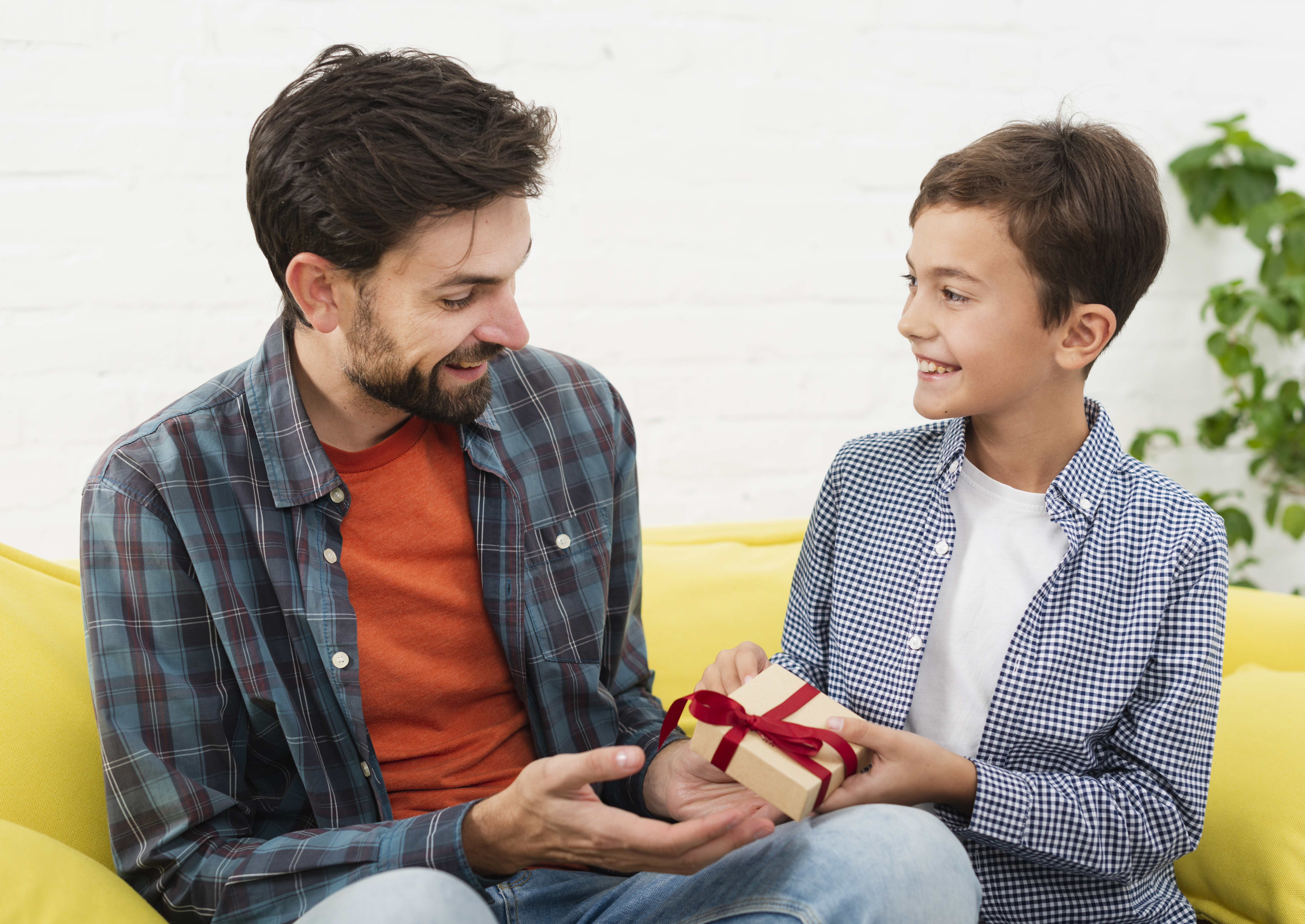 Creative Ways to Make Personalized Gifts for Dad 